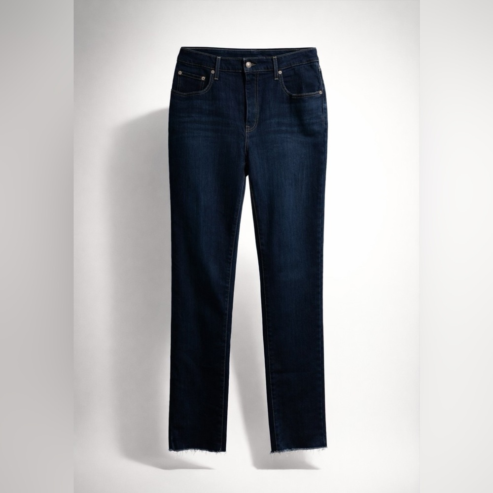 Levi's 724 Women's Dark Blue Straight Leg Jeans - Picture 2 of 6